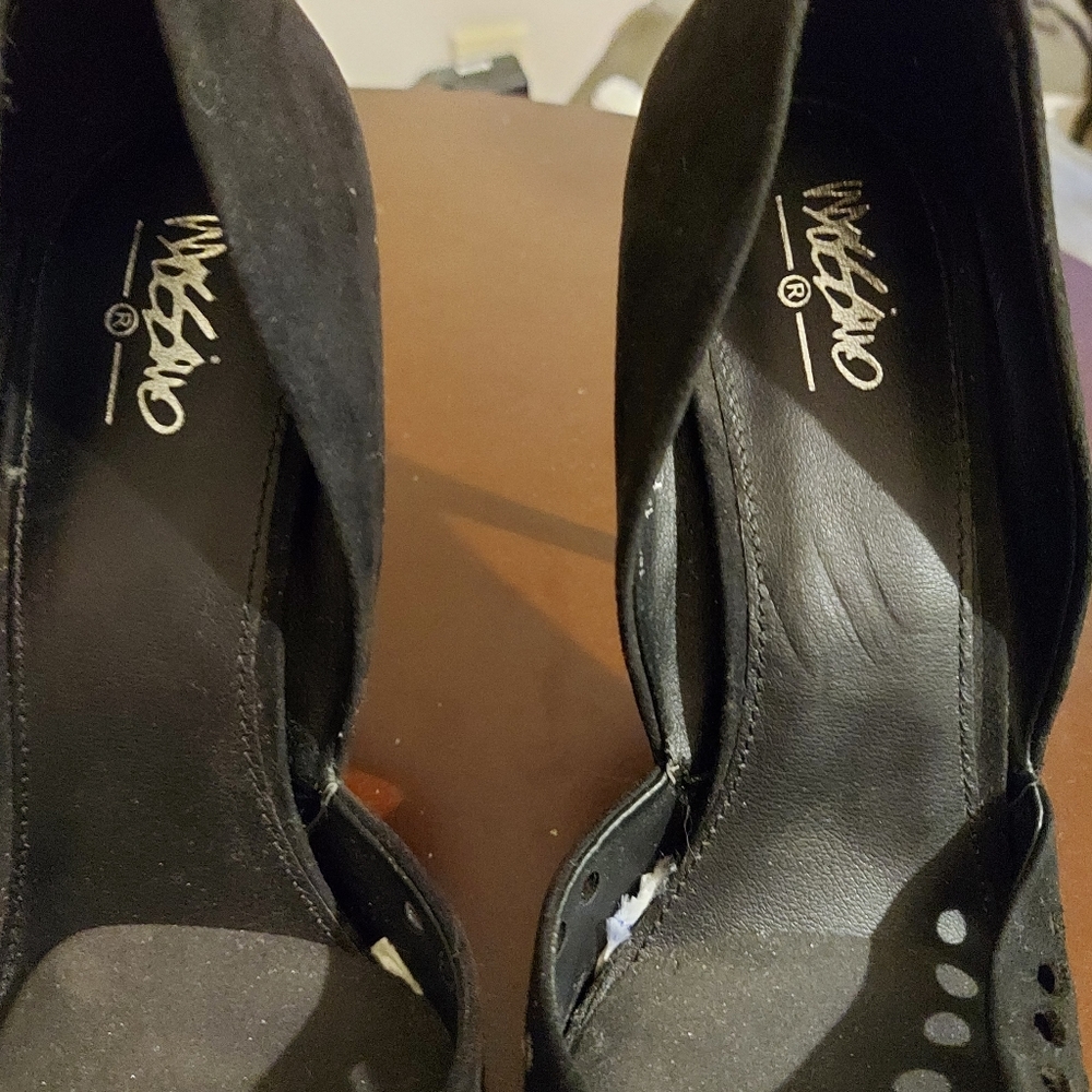 Heels - Picture 2 of 5